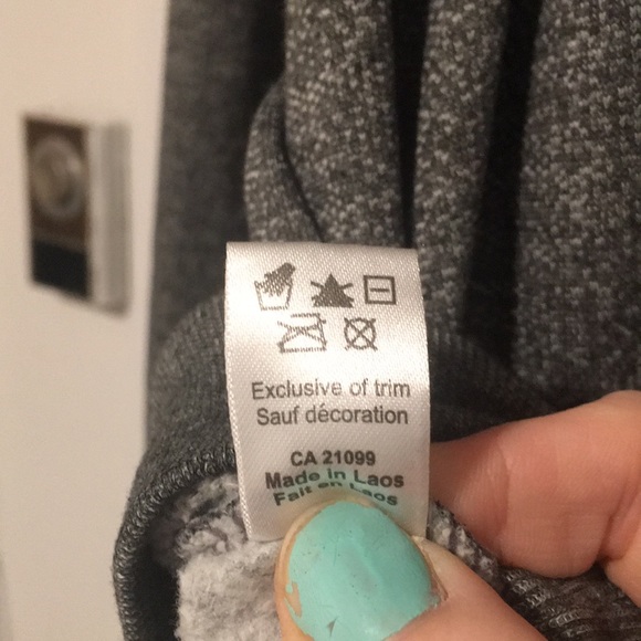 Winter hoodie. Ardene. Size US S. Grey. Used, good condition. Smoke free. - Picture 5 of 6
